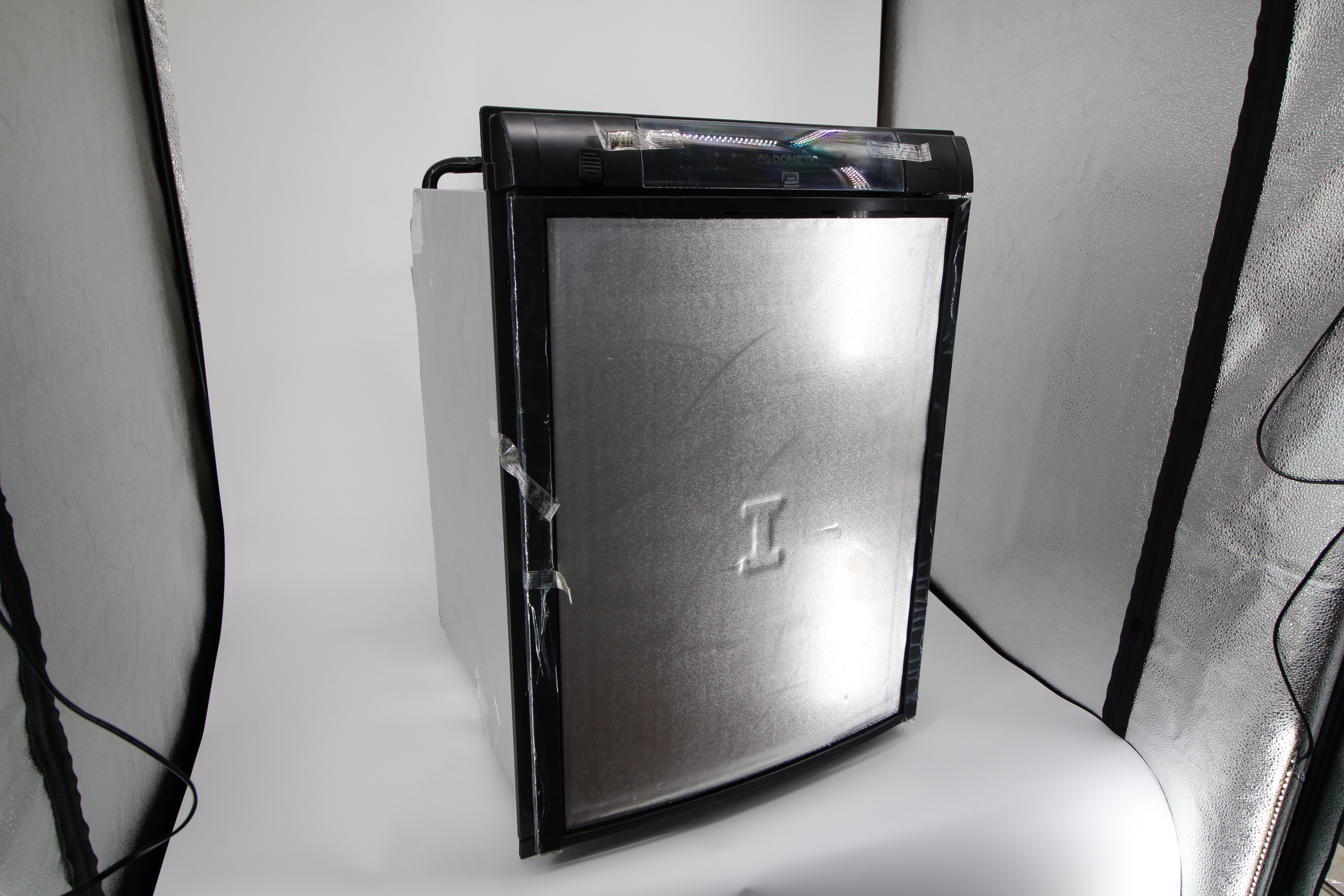 Refrigerator / Freezer; Americana; Single Compartment Refrigerator With Freezer; Dometic 71-8693, RM2351RB1F