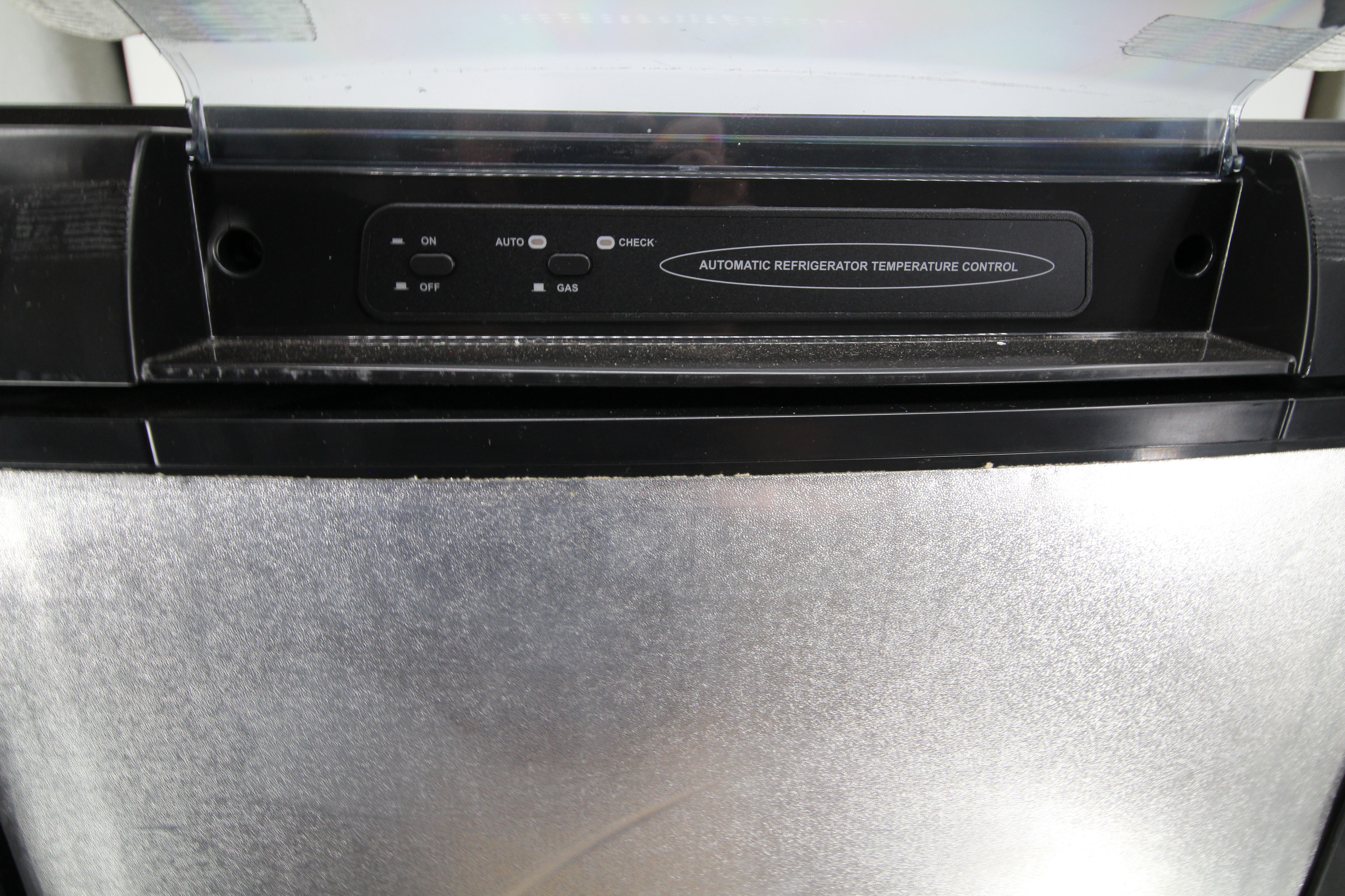 Refrigerator / Freezer; Americana; Single Compartment Refrigerator With Freezer; Dometic 71-8693, RM2351RB1F